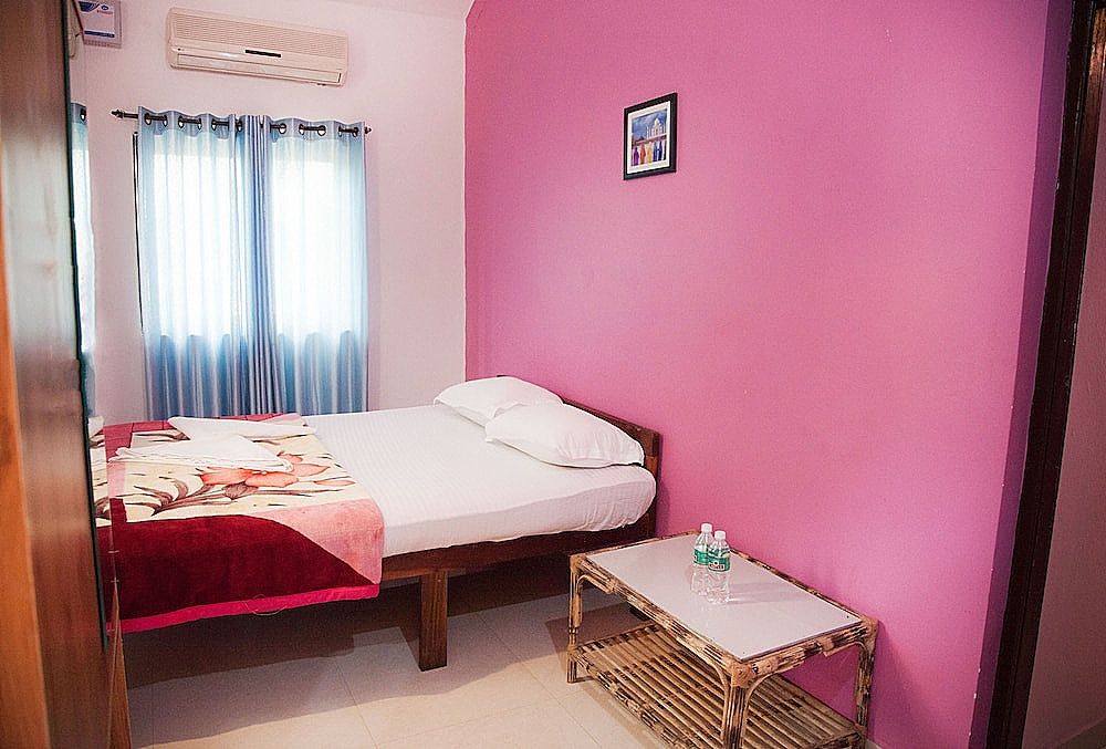 The Sunset Guest House Classic Double Room 3