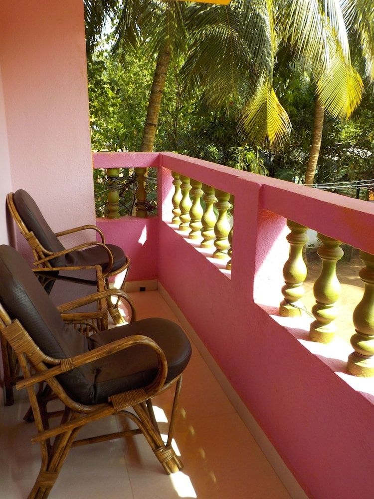 The Sunset Guest House Classic Double Room 6