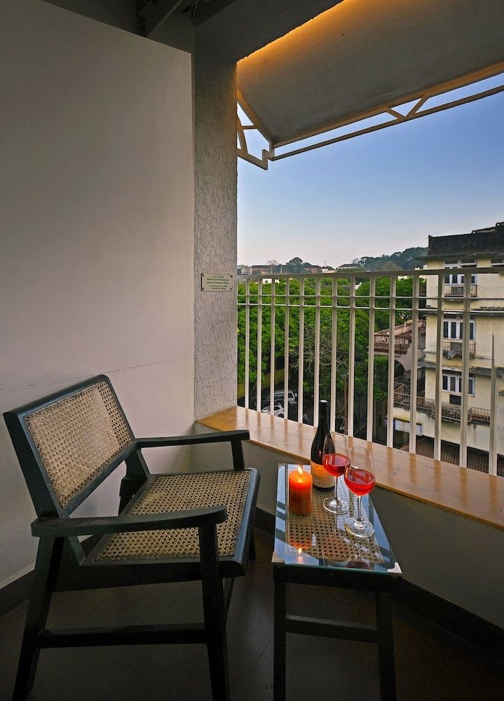 TreeHouse Neptune Premium Room with Balcony 4