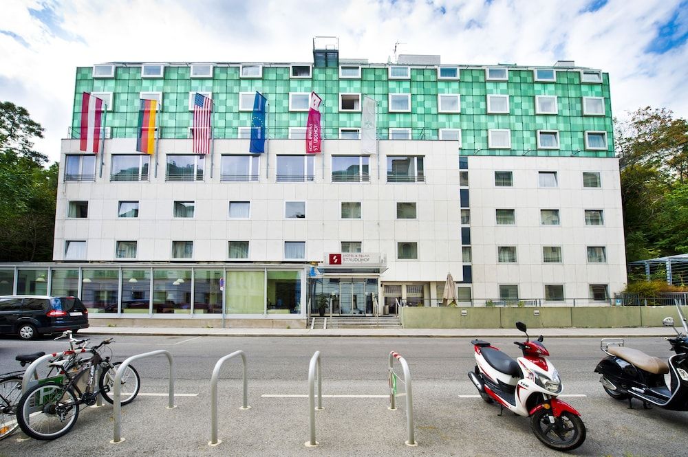 undefined Hotel Strudlhof 7