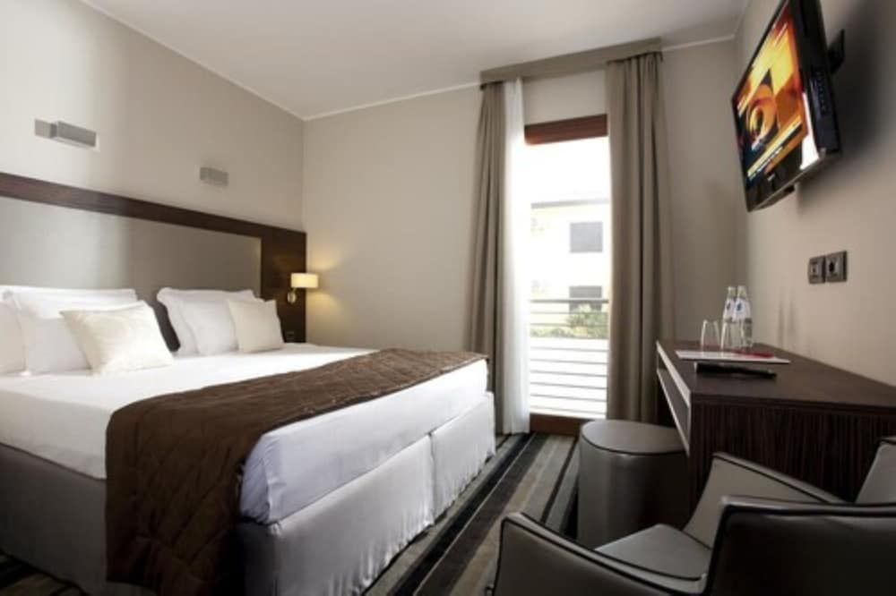 Superior Room, 1 King Bed, Non Smoking