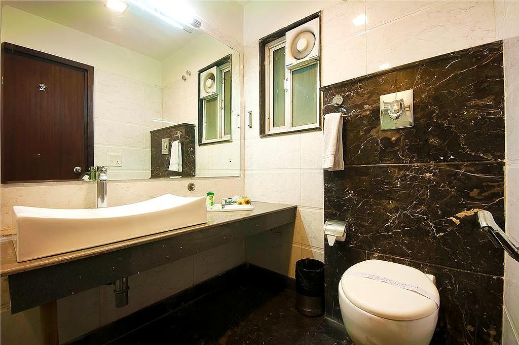 Viva Hotel Deluxe Room Twin Bed 101