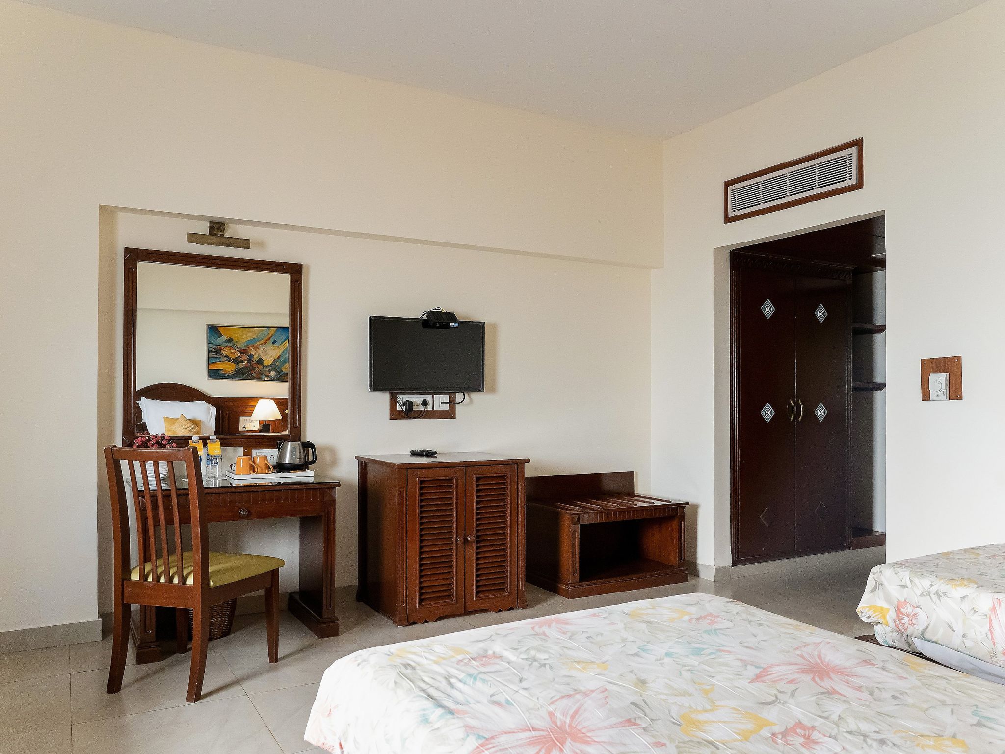 Viva Hotel Deluxe Room Twin Bed 86