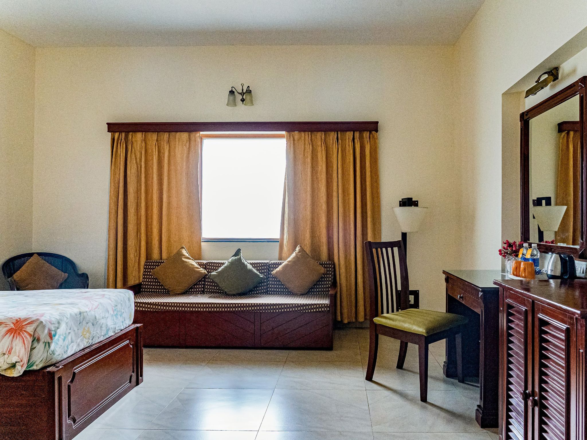 Viva Hotel Deluxe Room Twin Bed 36