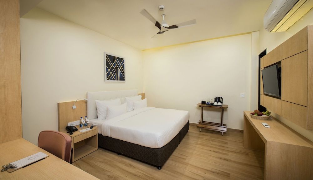 10 Park Street Hotel & Banquets Deluxe Room