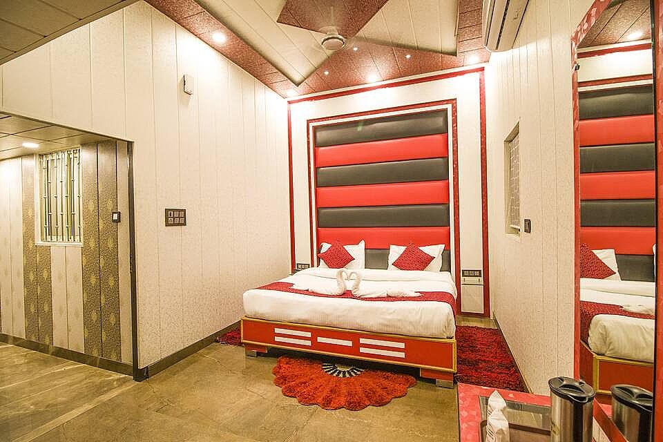 Hotel Pardesi Budget Room