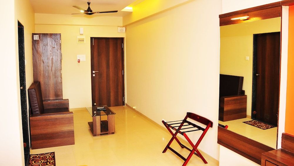 Aakash Hotel Premier Suite, 1 King Bed, Smoking, City View