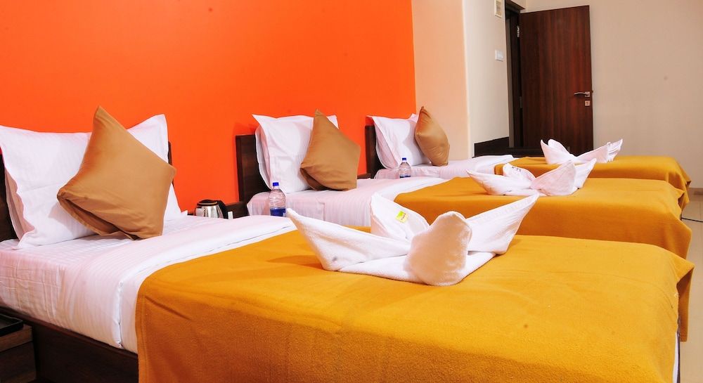Aakash Hotel Standard Triple Room, Smoking, City View 5