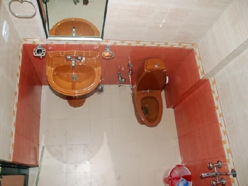 The Kingdom Deluxe Room, 1 Queen Bed, Refrigerator, Garden View 4