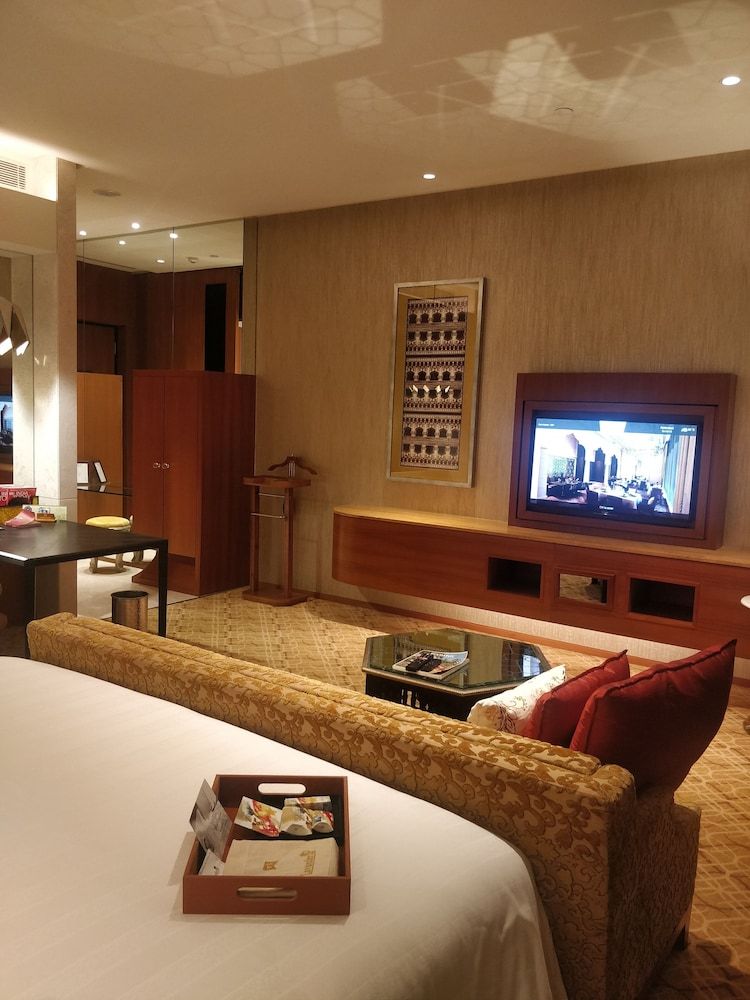 ITC Kohenur, a Luxury Collection Hotel, Hyderabad Club Room, 1 Queen Bed, City View (Tower) 6