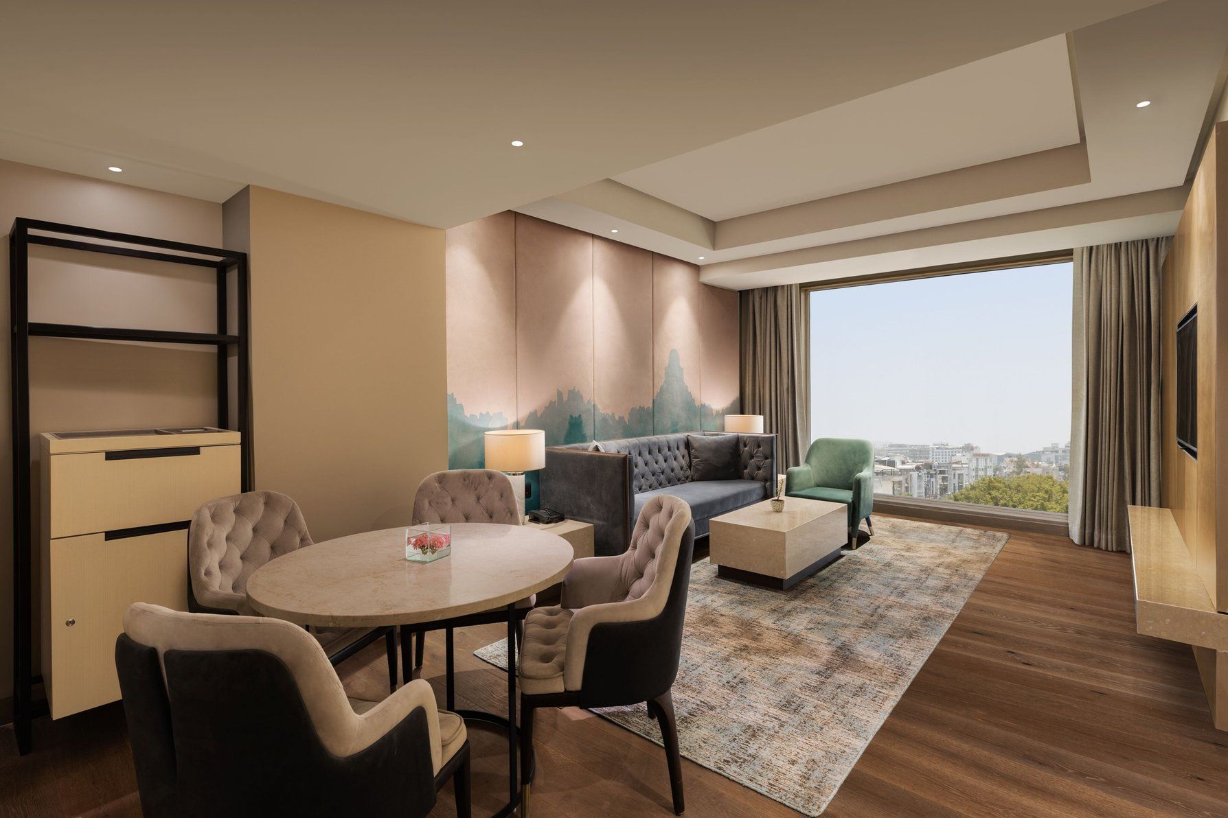 Executive Suite - Living Room - City view