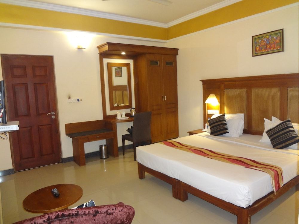 Hotel Seasons Thekkady
