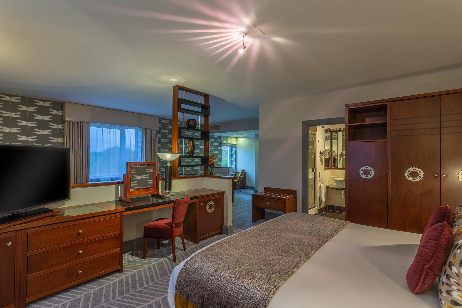 1 King Junior Suite Park View