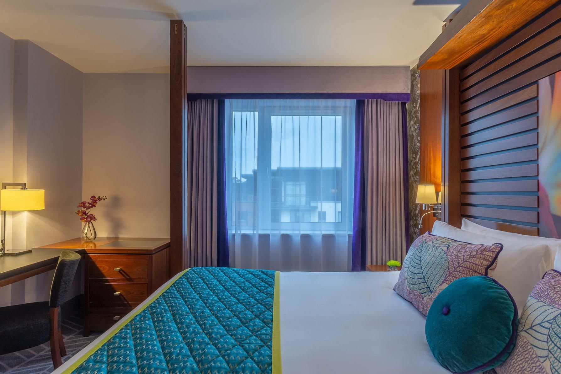 1 Bedroom Suite 1 King Park View