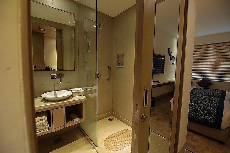 Days Hotel by Wyndham Jaipur Tonk Road 1 King Bed, Non-Smoking 3