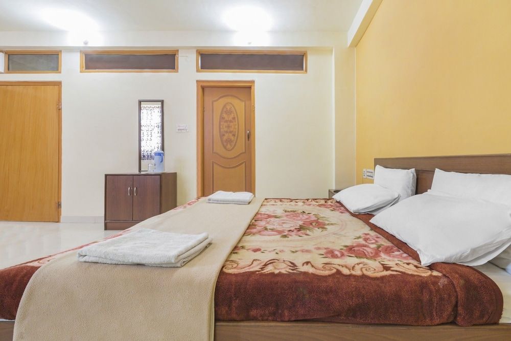 GuestHouser 1 BR Boutique stay 7b11 Deluxe Duplex, Multiple Beds 3