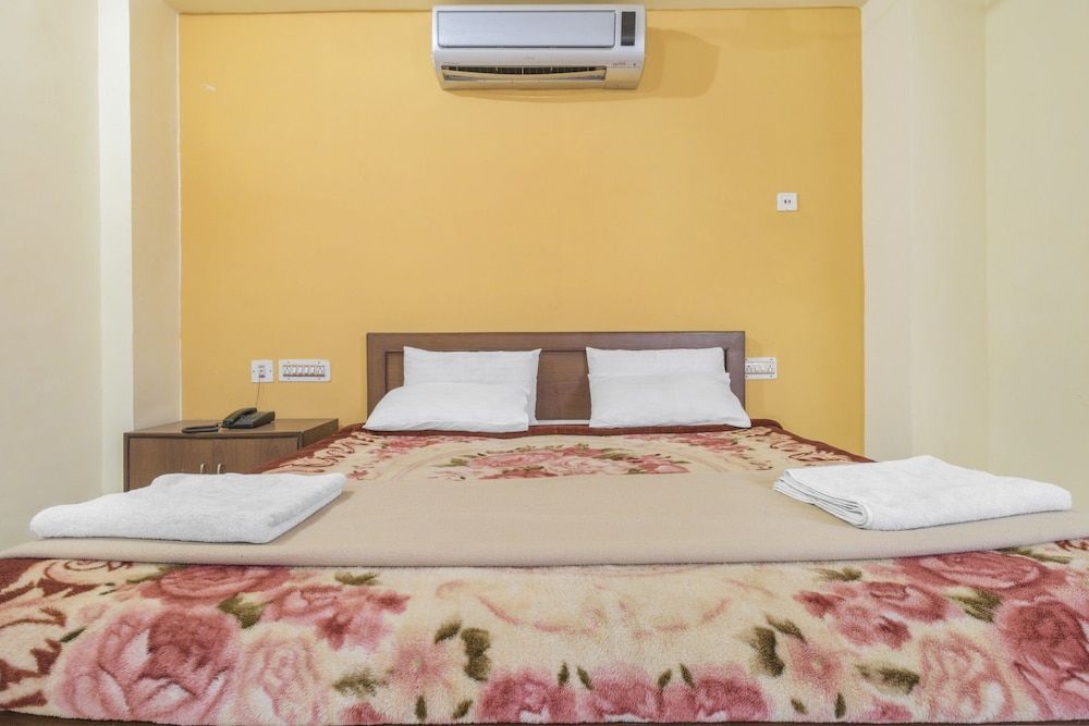 GuestHouser 1 BR Boutique stay 7b11 Deluxe Duplex, Multiple Beds 4