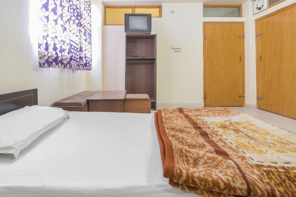 GuestHouser 1 BR Boutique stay 7b11 Deluxe Duplex, Multiple Beds 2
