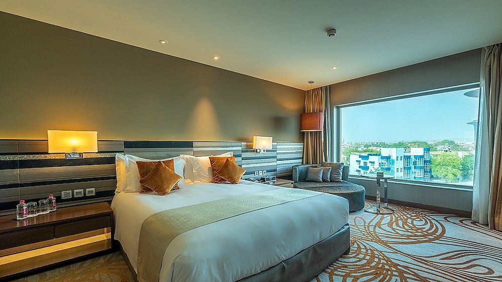 Holiday Inn Jaipur City Centre, an IHG Hotel Standard Room, 1 King Bed, Smoking 3