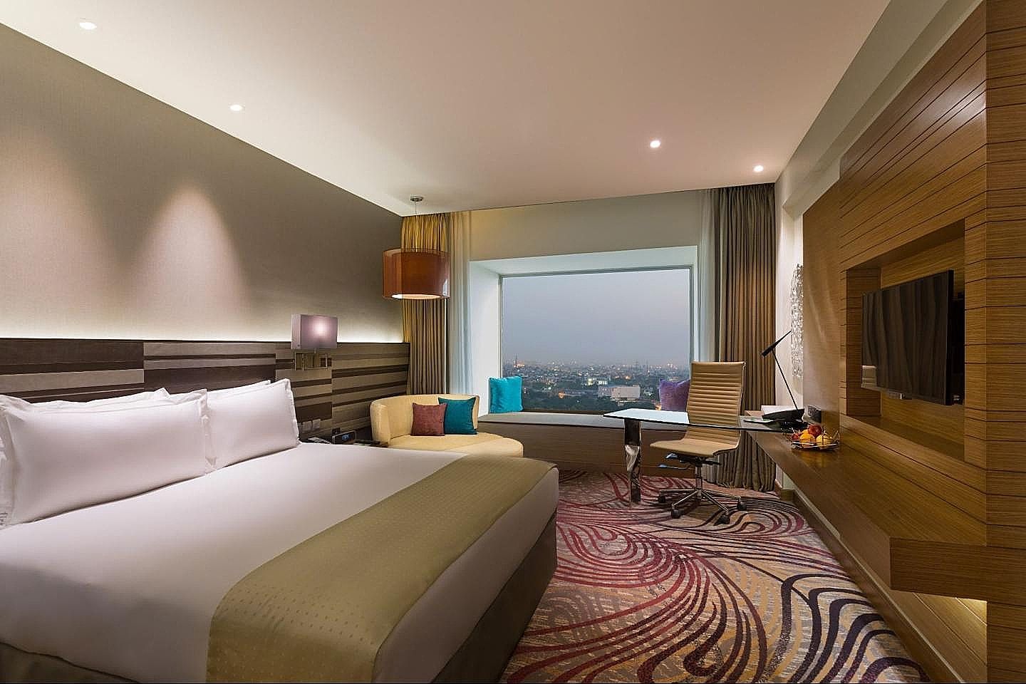 Standard Room, 2 Twin Beds, Smoking, City View