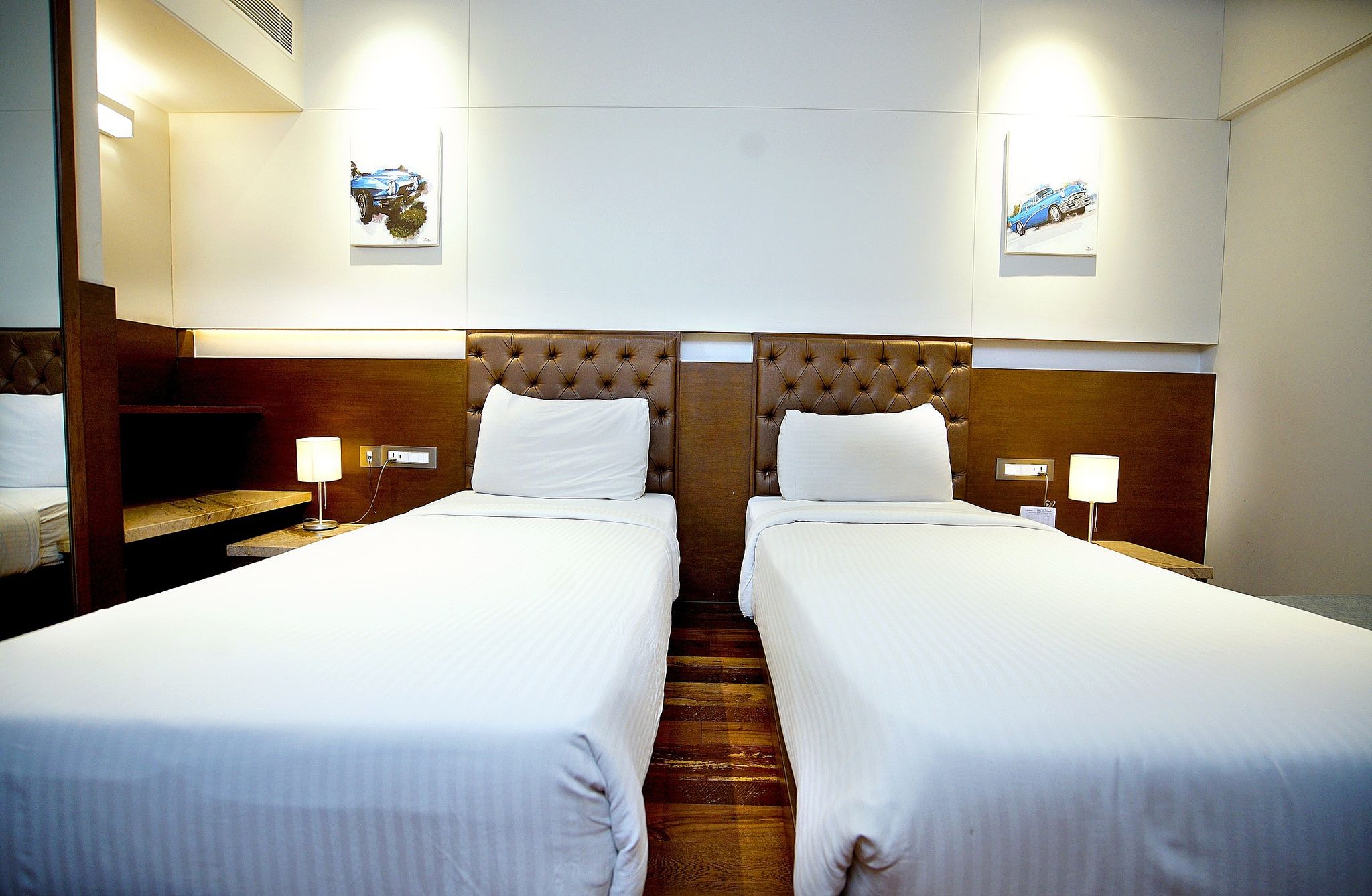 Hotel De Nada Signature Twin Room 17