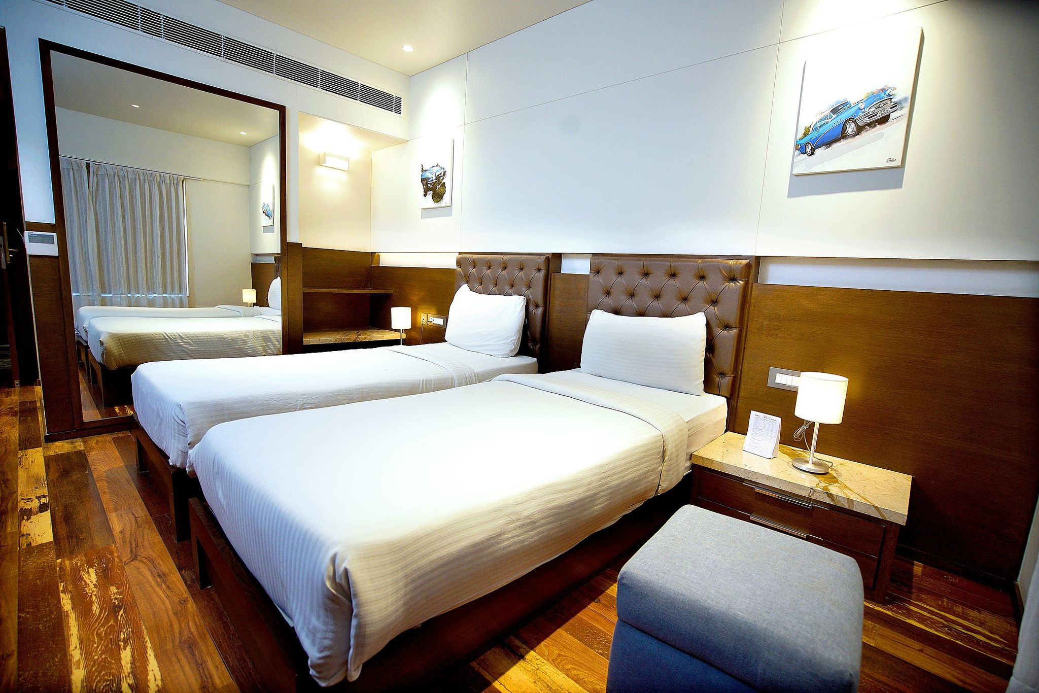 Hotel De Nada Signature Twin Room 12