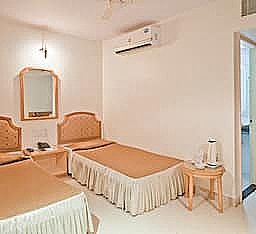 Hotel Kanchandeep Deluxe Room 8