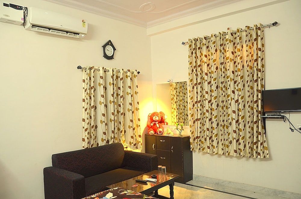 Hotel Manbhar Deluxe 7