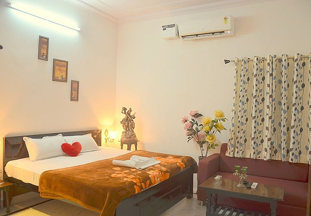 Hotel Manbhar Deluxe 2