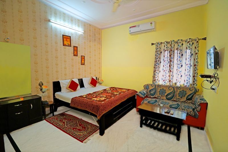 Hotel Manbhar Deluxe