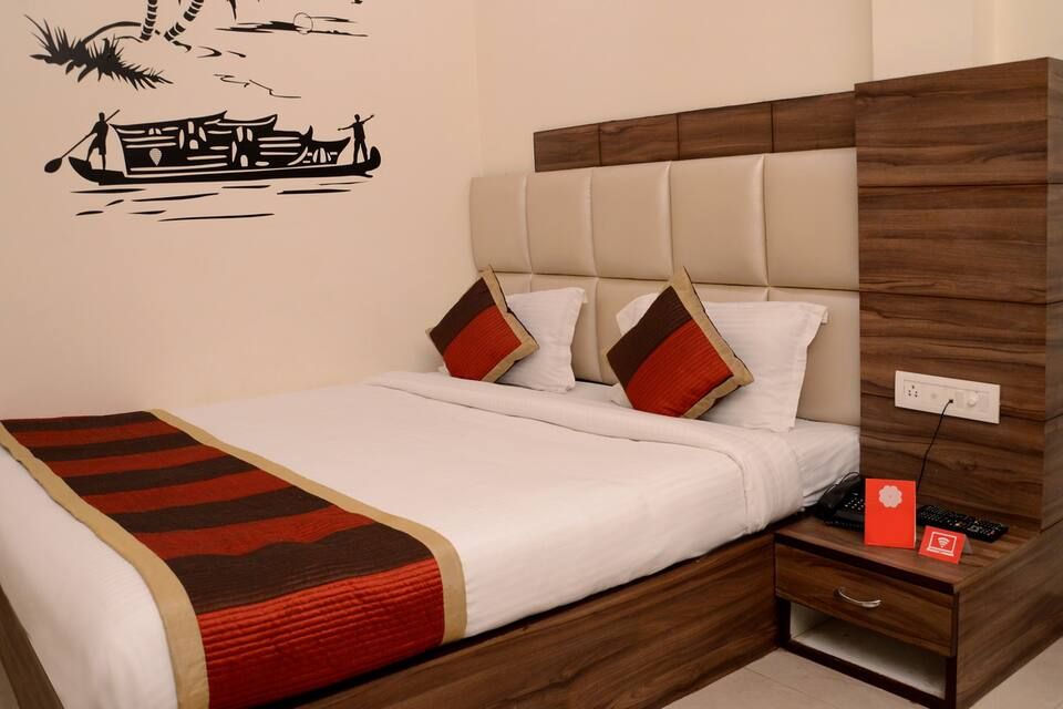Deluxe AC Room