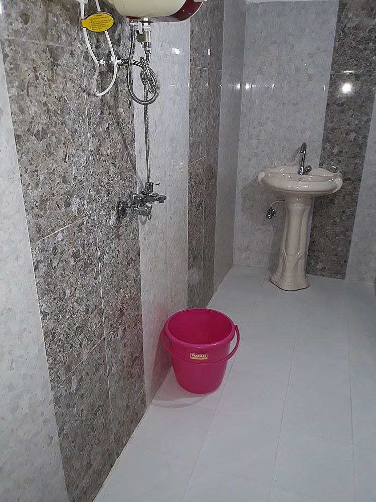 Royal Celebration Inn Deluxe Room 2