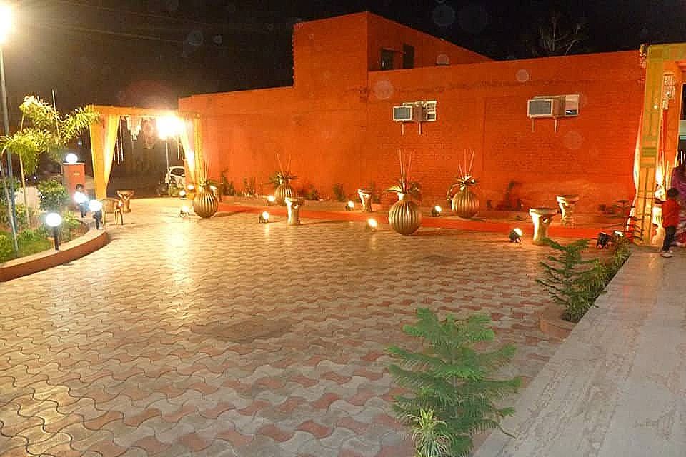 Royal Celebration Inn