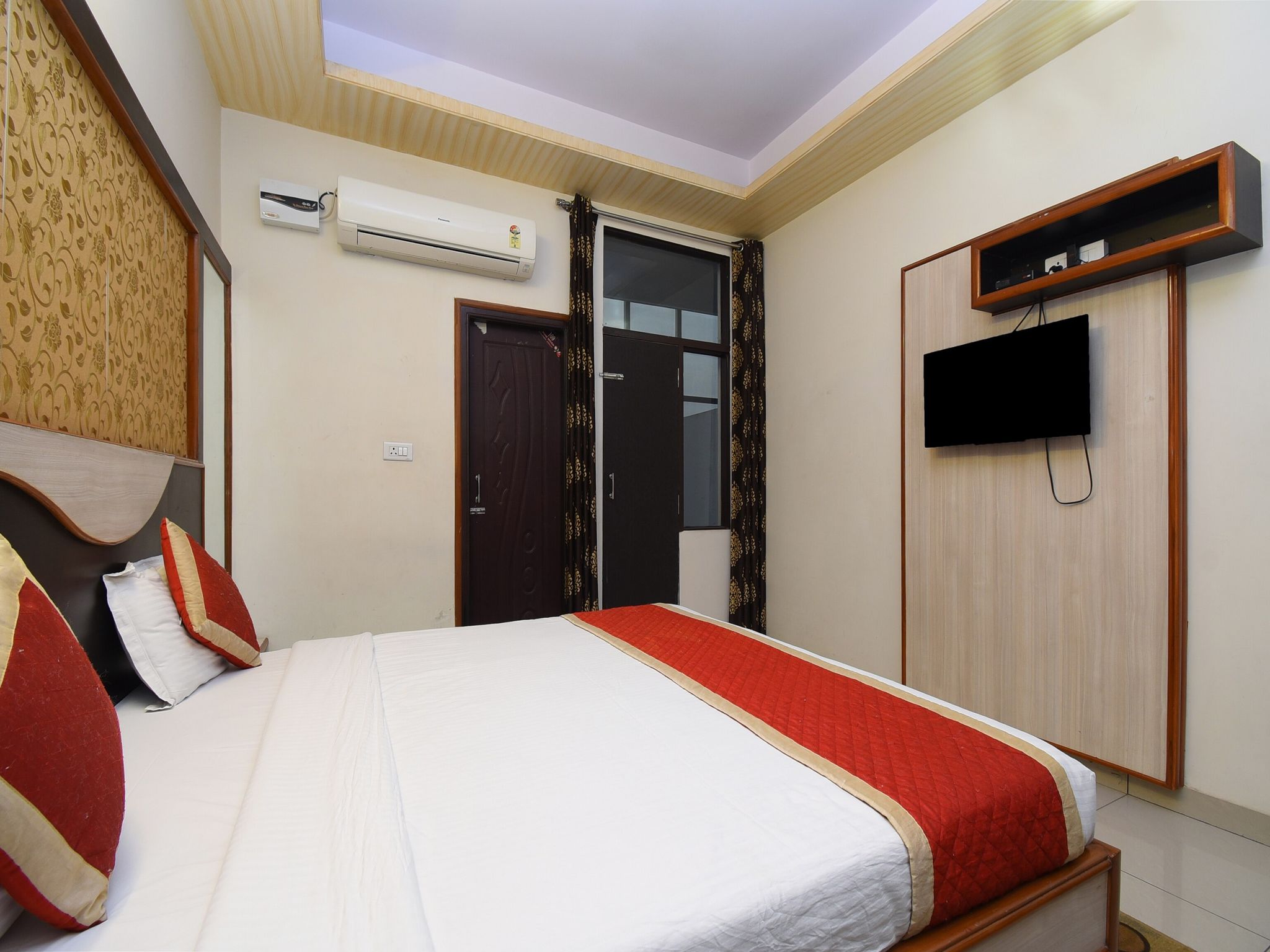 Royal Celebration Inn