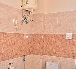 Hotel Raj Regency Deluxe Double Room 15