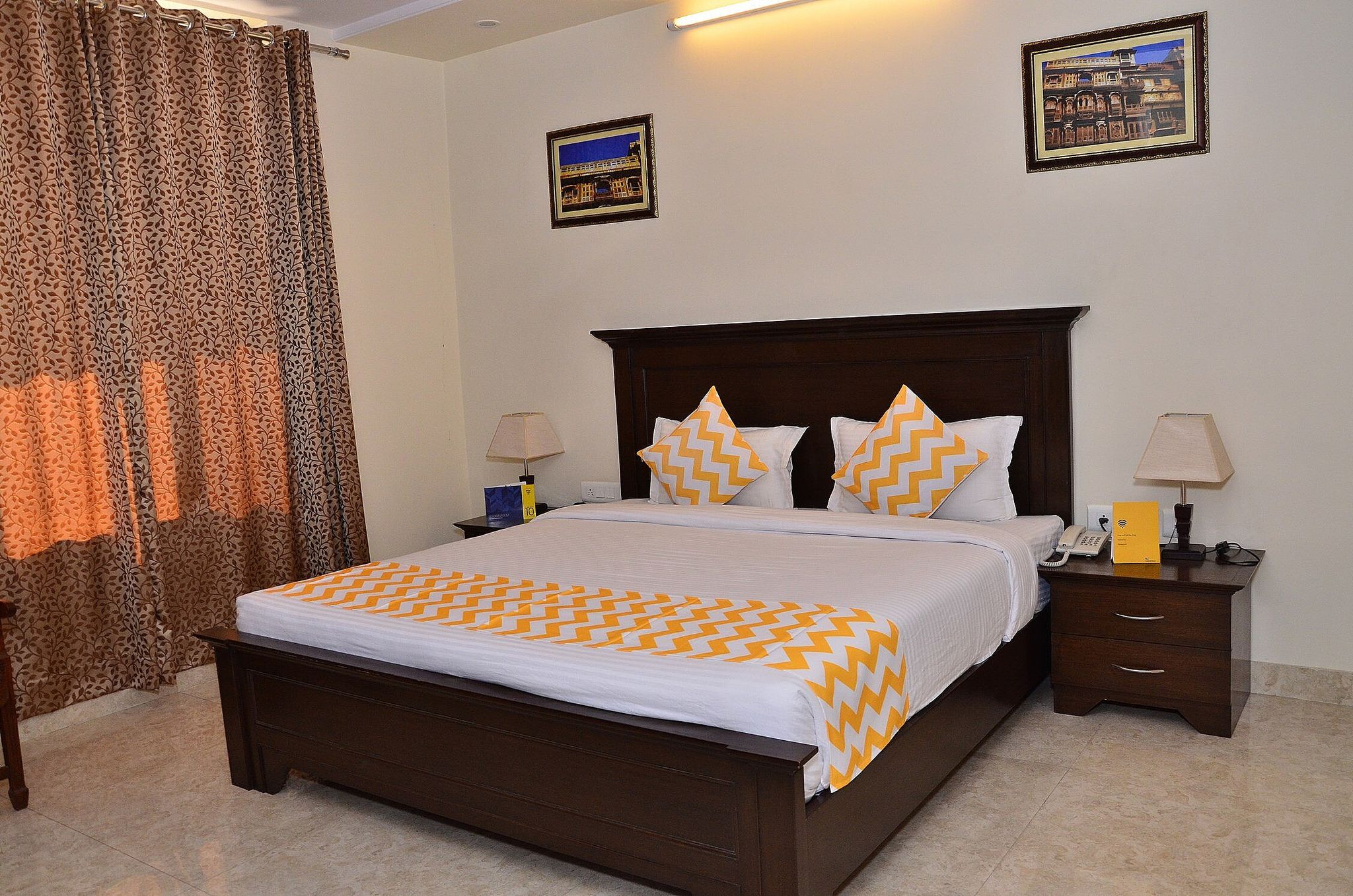 Hotel Raj Regency Deluxe Double Room 7