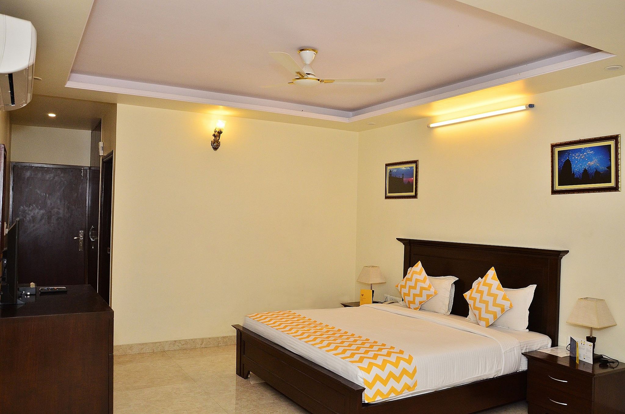 Hotel Raj Regency Deluxe Double Room 21