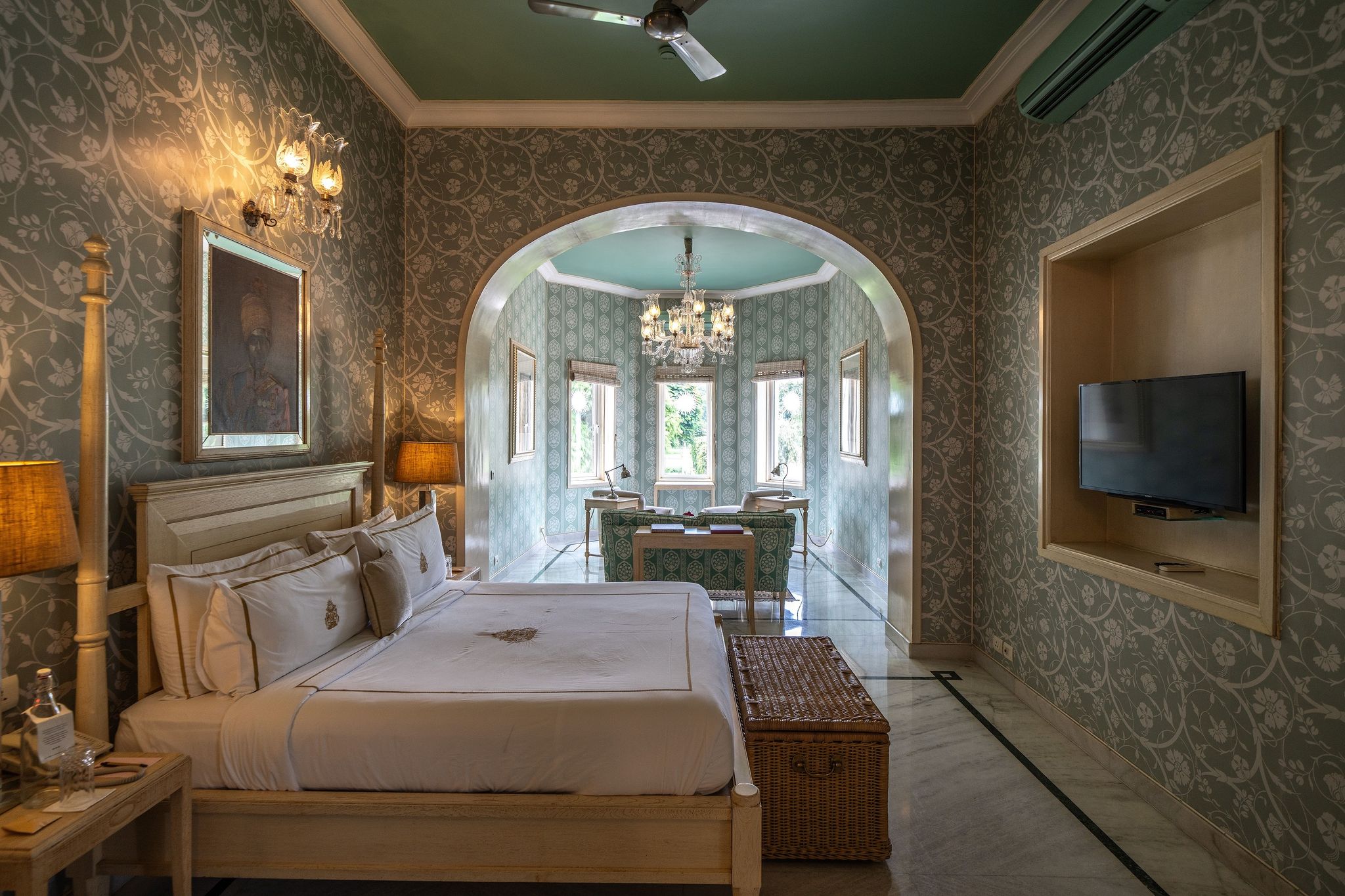 The Queen Elizabeth Suite (2 bed room Suite)