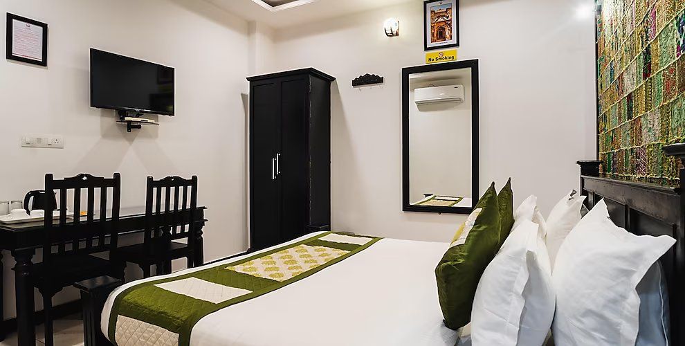 Hotel The Legend Haveli Deluxe Room 4