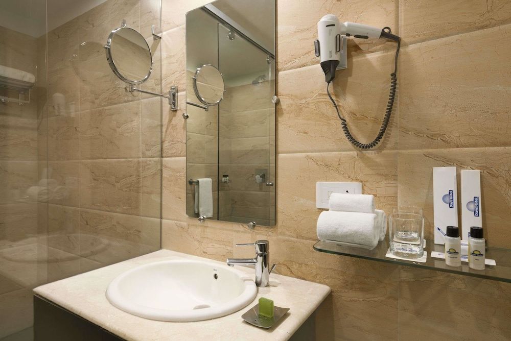 Days Hotel By Wyndham Jalandhar 1 Double Bed, Non-Smoking 4