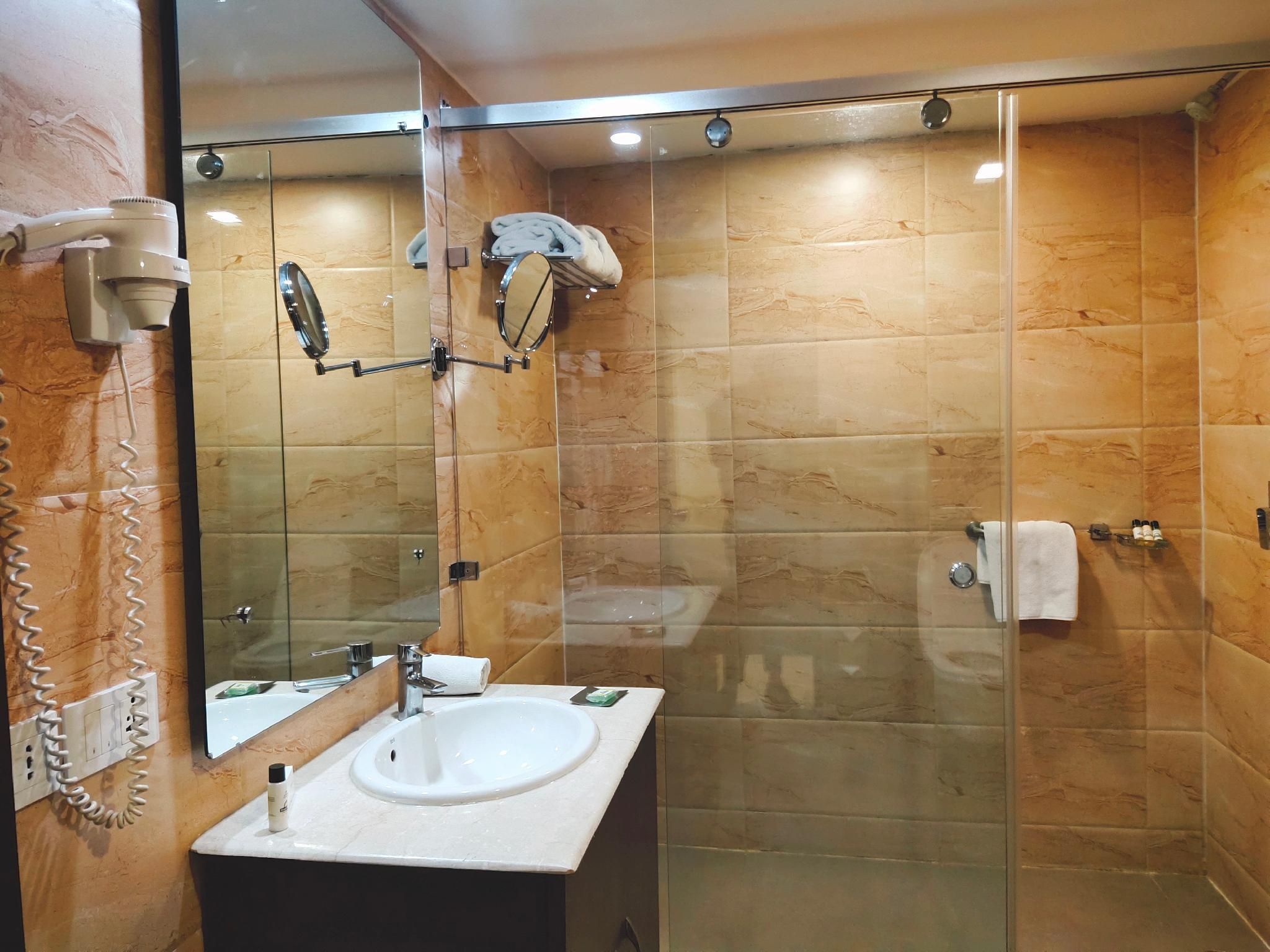 Days Hotel By Wyndham Jalandhar 1 Double Bed, Non-Smoking 3