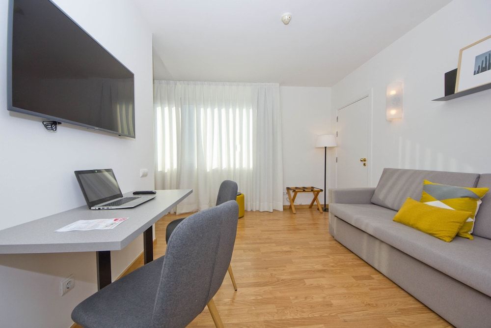 Aparthotel Atenea Valles Family Room 7