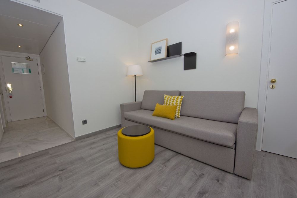 Aparthotel Atenea Valles Family Room 14