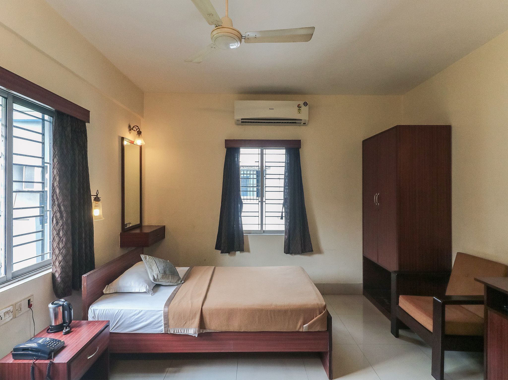 undefined Wise Owl Comfotel 4