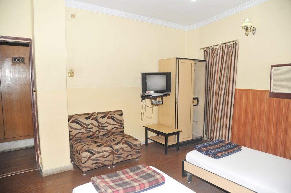 Hotel Akash Ganga Double Room-Twin 3