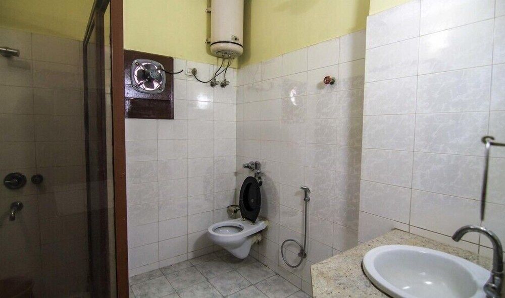 Hotel Akash Ganga Double Room-Twin 5