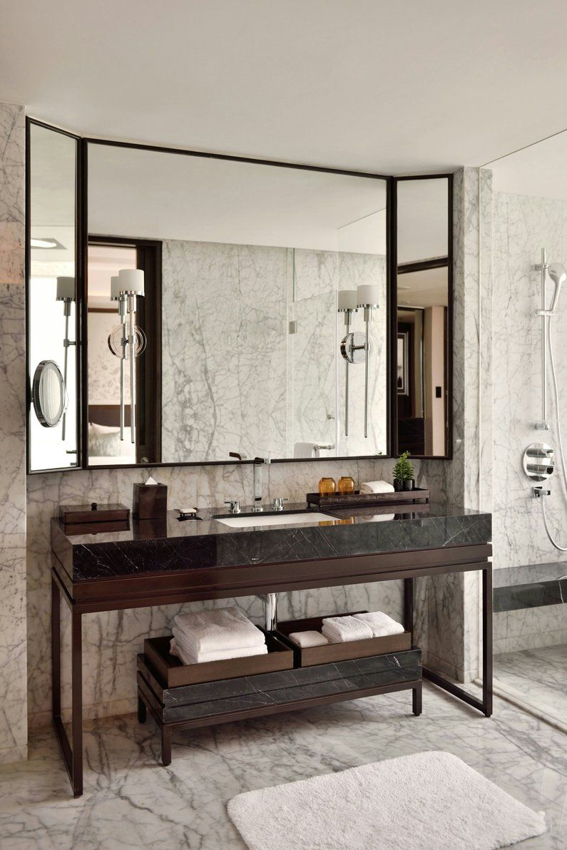 Deluxe Guest Bathroom