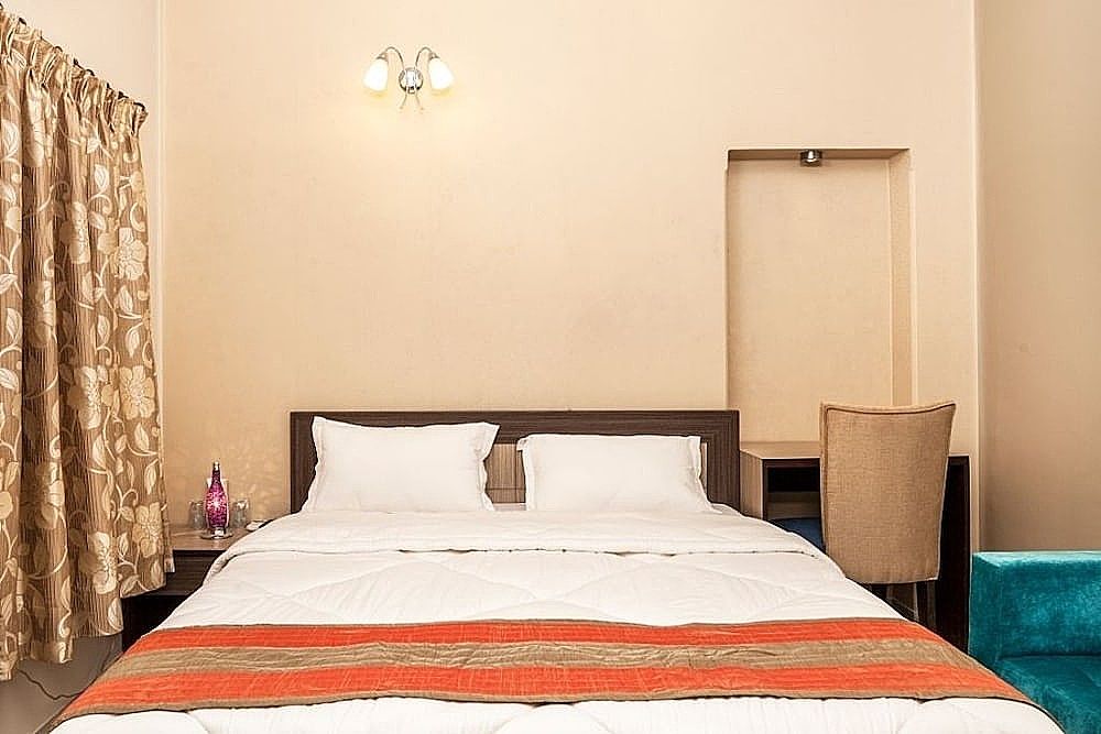undefined Simi International - The Imperial 9