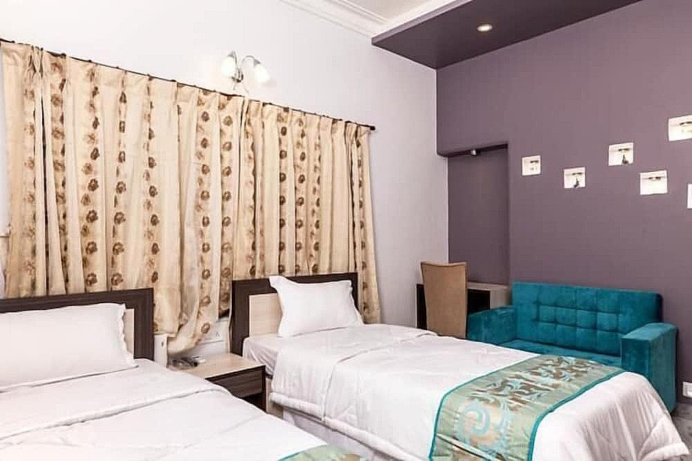 undefined Simi International - The Imperial 7