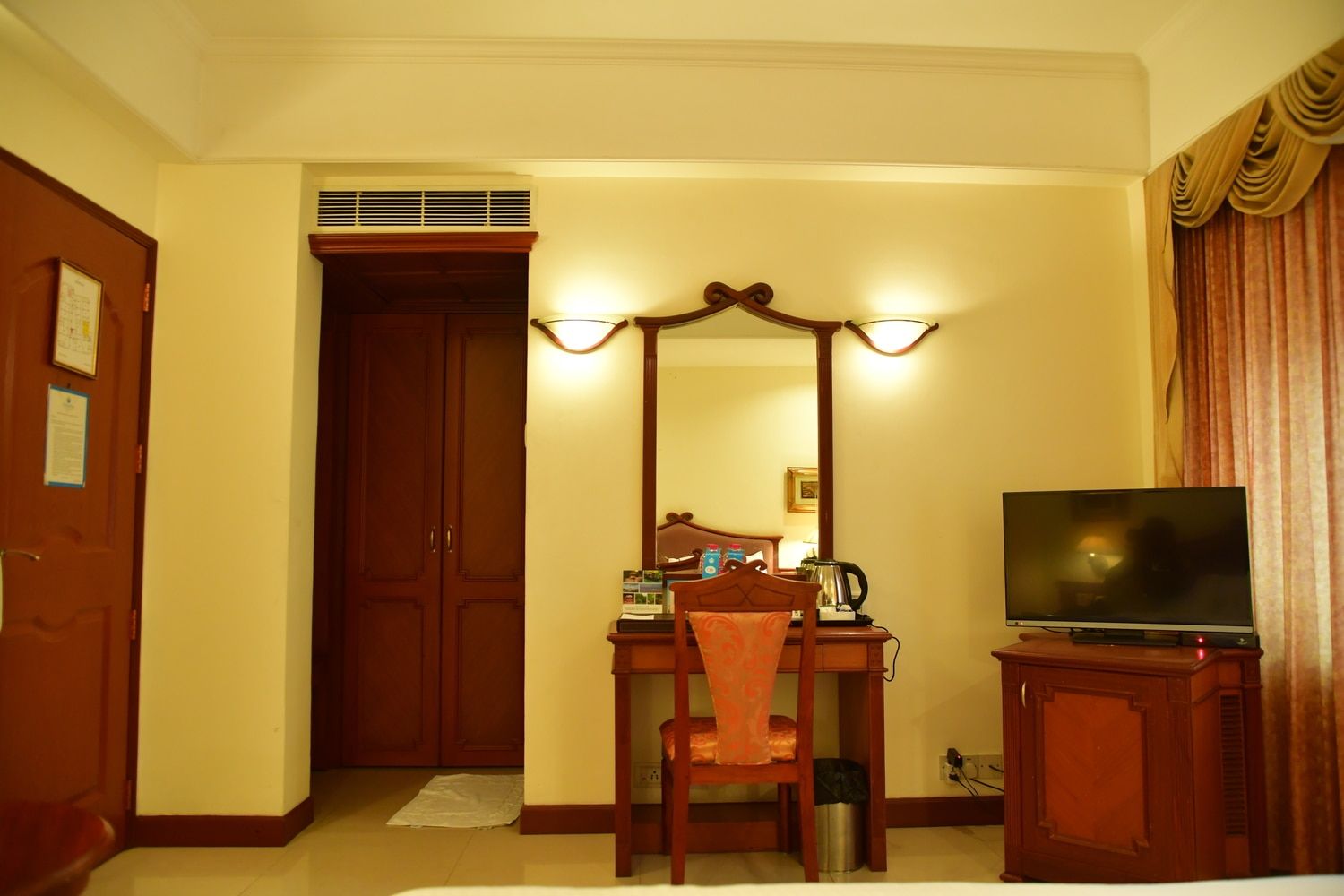 Maurya Rajadhani Executive Club Double or Twin Room 6
